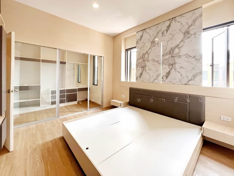 Eigen Premium Townhome Pattanakarn, Bangkok, Soi 99 , Phatthanakan Rd, Prawet, Prawet, Bangkok, 3 Bedrooms, 162 sqm, Townhouse For Sale, by คุณวิญญุดา เหล่าสันน์, 500168019 - 3rd Floor: Master Bedroom - DDproperty.com