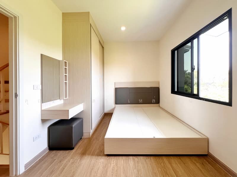 Eigen Premium Townhome Pattanakarn : ไอเจ้นท์ พรีเมียม ทาวน์โฮม พัฒนาการ, กรุงเทพ, ซอยพัฒนาการ 99 ถนนพัฒนาการตัดใหม่, ประเวศ, ประเวศ, กรุงเทพ, 162 ตร.ม., ทาวน์เฮ้าส์ ขาย, โดย คุณวิญญุดา เหล่าสันน์, 500168019 - 3rd Floor: Second Bedroom - DDproperty.com