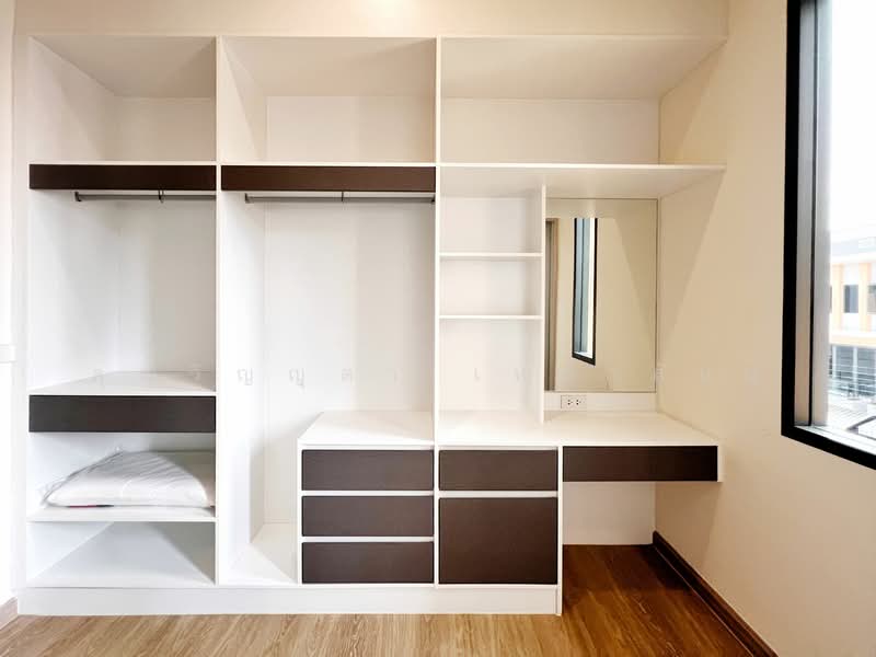 Eigen Premium Townhome Pattanakarn : ไอเจ้นท์ พรีเมียม ทาวน์โฮม พัฒนาการ, กรุงเทพ, ซอยพัฒนาการ 99 ถนนพัฒนาการตัดใหม่, ประเวศ, ประเวศ, กรุงเทพ, 162 ตร.ม., ทาวน์เฮ้าส์ ขาย, โดย คุณวิญญุดา เหล่าสันน์, 500168019 - 3rd Floor: Master Bedroom - DDproperty.com