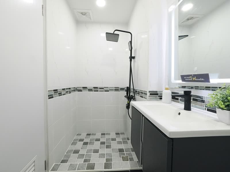 Johnny Tower, Bangkok, 216 Pracha Uthit Rd, Huai Khwang, Huai Khwang, Bangkok, 1 Bedroom, 35 sqm, Condo For Sale, by wipa รุ่งธุระ, 500168041 - DDproperty.com