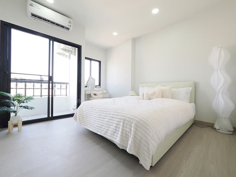 Johnny Tower, Bangkok, 216 Pracha Uthit Rd, Huai Khwang, Huai Khwang, Bangkok, 1 Bedroom, 35 sqm, Condo For Sale, by wipa รุ่งธุระ, 500168041 - DDproperty.com