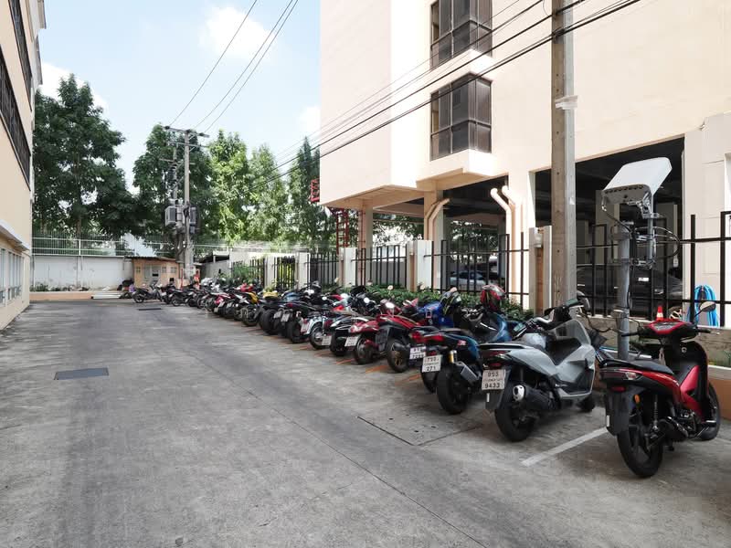 Johnny Tower, Bangkok, 216 Pracha Uthit Rd, Huai Khwang, Huai Khwang, Bangkok, 1 Bedroom, 35 sqm, Condo For Sale, by wipa รุ่งธุระ, 500168041 - DDproperty.com