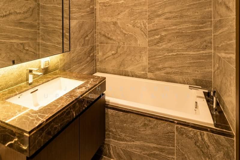 The Esse Sukhumvit 36, Bangkok, Soi Sukhumvit 36, Sukhumvit Road, Phra Kanong, Khlong Toei, Bangkok, 1 Bedroom, 43 sqm, Condo For Rent, by Juthabhorn Uppachit (Amy), 500168067 - DDproperty.com