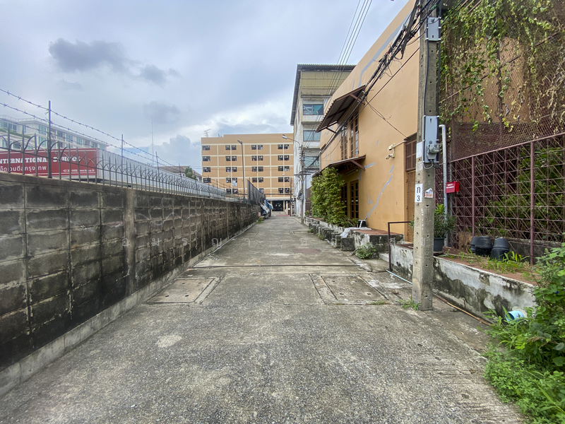 ปรีดีพนมยง 41, กรุงเทพ, สุขุมวิท 71, คลองตันเหนือ, วัฒนา, กรุงเทพ, 300 ตร.ม., บ้านเดี่ยว ขาย, โดย อมรญา ทองสุข, 500168081 - DDproperty.com