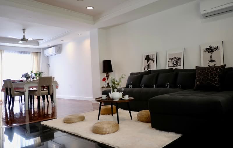 Townhouse 5 bedroom 420 sq m. share swimming pool in Sathorn about 10min walk BTS station, Bangkok, สาทร, Yan Nawa, Sathon, Bangkok, 5 Bedrooms, 420 sqm, Townhouse For Rent, by ปรีชา จิตต์สมนึก, 500168106 - DDproperty.com