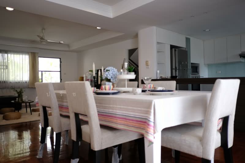 Townhouse 5 bedroom 420 sq m. share swimming pool in Sathorn about 10min walk BTS station, Bangkok, สาทร, Yan Nawa, Sathon, Bangkok, 5 Bedrooms, 420 sqm, Townhouse For Rent, by ปรีชา จิตต์สมนึก, 500168106 - DDproperty.com