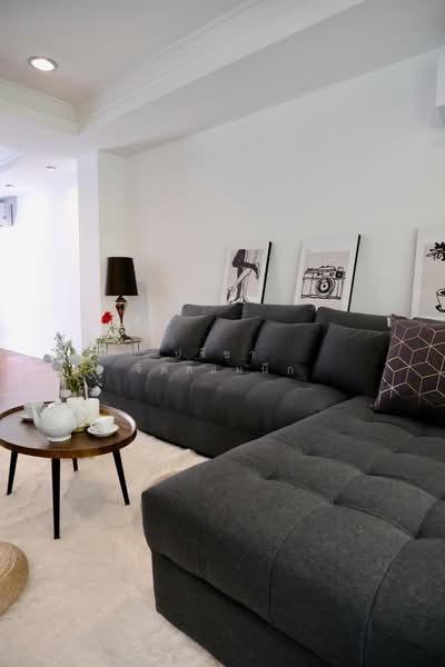 Townhouse 5 bedroom 420 sq m. share swimming pool in Sathorn about 10min walk BTS station, Bangkok, สาทร, Yan Nawa, Sathon, Bangkok, 5 Bedrooms, 420 sqm, Townhouse For Rent, by ปรีชา จิตต์สมนึก, 500168106 - DDproperty.com