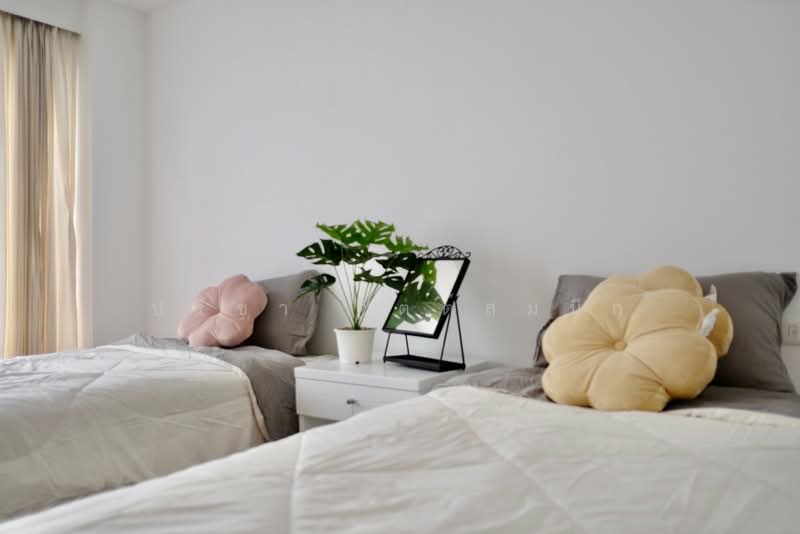 Townhouse 5 bedroom 420 sq m. share swimming pool in Sathorn about 10min walk BTS station, Bangkok, สาทร, Yan Nawa, Sathon, Bangkok, 5 Bedrooms, 420 sqm, Townhouse For Rent, by ปรีชา จิตต์สมนึก, 500168106 - DDproperty.com