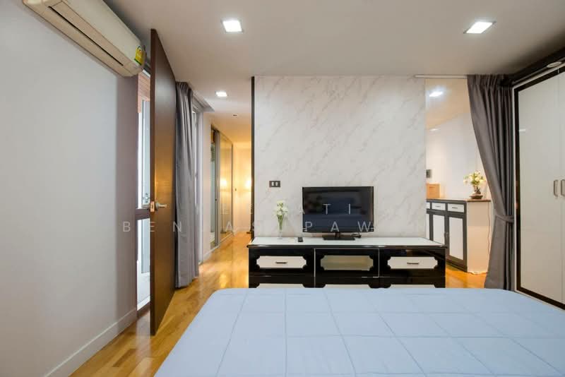 Quad Silom, Bangkok, 63 Soi Pipat 2, Silom Road, Suriyawong, Bang Rak, Bangkok, 2 Bedrooms, 56 sqm, Condo For Sale, by Keerati Benjasupawan, 500168111 - DDproperty.com