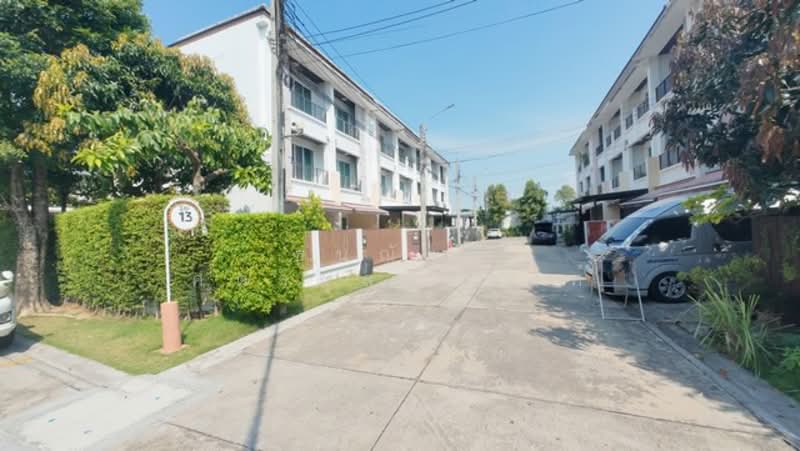 Baan Klang Muang S-Sense Onnuch-Wongwan, Bangkok, Lat Krabang Road, Lat Krabang, Lat Krabang, Bangkok, 3 Bedrooms, 150 sqm, Single Detached House For Sale, by ธนณัฎฐ์ ศตายุสกุลวงศ์, 500168120 - DDproperty.com