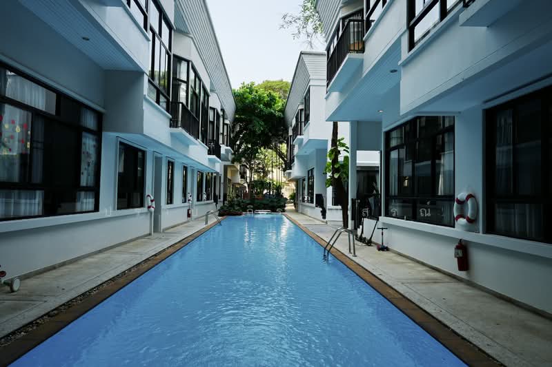 Sukhumvit 38, Bangkok, Phra Kanong, Khlong Toei, Bangkok, 4 Bedrooms, 300 sqm, Villa For Rent, by Praab Thiranusorn, 500168167 - DDproperty.com