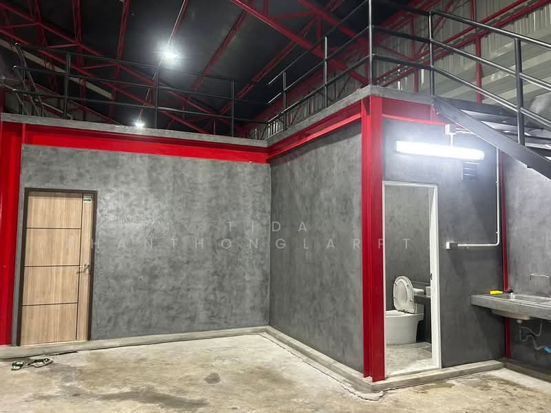 For Rent - Warehouse for rent in Lam Luk Ka, Khlong 6, with office and furniture, near the expressway., Pathum Thani