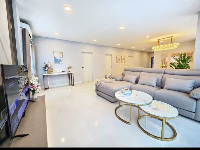 Centro Bangna, Samut Prakan, 111 Soi 3, Bang Kaeo, Bang Plee, Samut Prakan, 4 Bedrooms, 303 sqm, Single Detached House For Rent, by Netsanthiah Ai, 500168207 - DDproperty.com