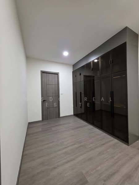 Detached pool villa for sale in the heart of Sukhumvit, near BTS Phra Khanong, Bangkok, Bang Chak, Phra Khanong, Bangkok, 3 Bedrooms, 250 sqm, Single Detached House For Sale, by Wisdom Real Estate, 500168217 - DDproperty.com