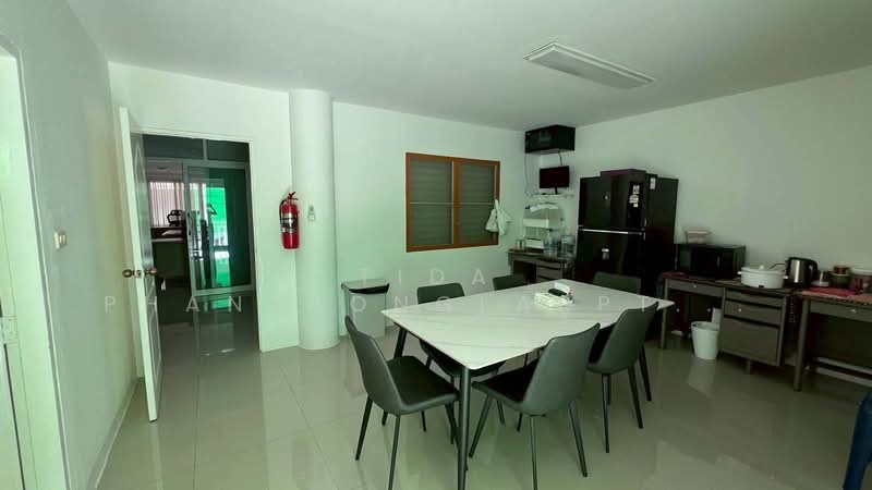 ให้เช่า อาคาร สำนักงาน ทาวน์อินทาวน์ 3 ชั้น ใกล้ mrt สายสีเหลือง ใกล้ทางด่วน, กรุงเทพ, พลับพลา, วังทองหลาง, กรุงเทพ, 500 ตร.ม., สำนักงาน ให้เช่า, โดย Tida phanthonglarptawee, 500168218 - DDproperty.com