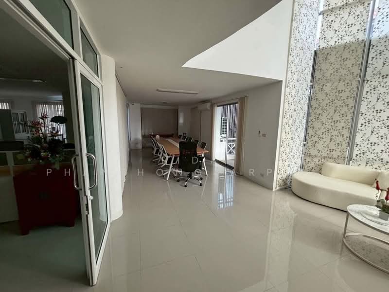 ให้เช่า อาคาร สำนักงาน ทาวน์อินทาวน์ 3 ชั้น ใกล้ mrt สายสีเหลือง ใกล้ทางด่วน, กรุงเทพ, พลับพลา, วังทองหลาง, กรุงเทพ, 500 ตร.ม., สำนักงาน ให้เช่า, โดย Tida phanthonglarptawee, 500168218 - DDproperty.com