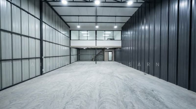 เช่า โกดัง/ออฟฟิศ ใจกลางเมือง พัฒนาการ 25, Bangkok, Suan Luang, Suan Luang, Bangkok, , 140 sqm, Warehouse/Factory For Rent, by Airada Parasarn, 500168249 - DDproperty.com