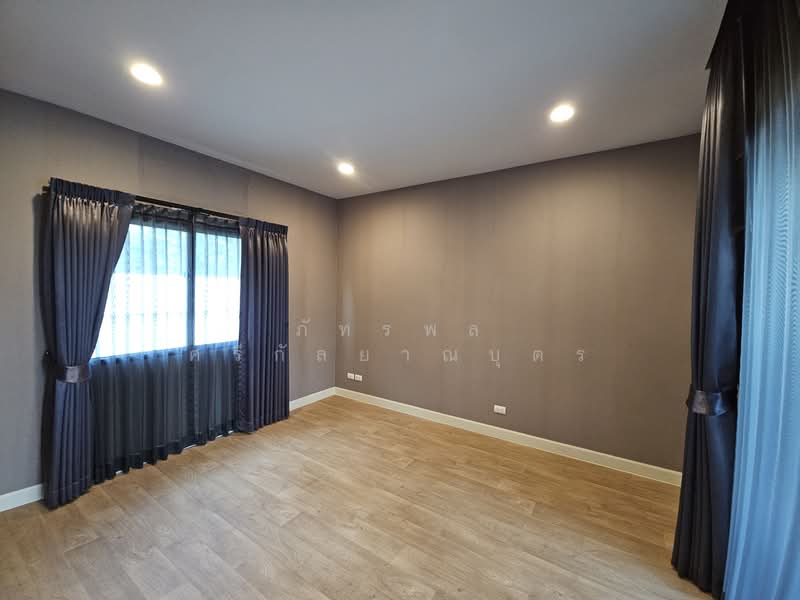 Burasiri Bangna, Samut Prakan, 88 Rattanarat Road, Bang Sao Thong, Bang Sao Thong, Samut Prakan, 4 Bedrooms, 296 sqm, Single Detached House For Sale, by ภัทรพล ศรีกัลยาณบุตร, 500168270 - DDproperty.com