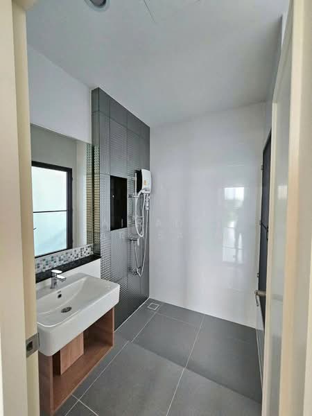 Baan Klang Muang Rama 9-Krungthep Kreetha, Bangkok, Soi Kanchanaphisek 23, Saphan Sung, Saphan Sung, Bangkok, 3 Bedrooms, 152 sqm, Townhouse For Rent, by Airada Parasarn, 500168290 - DDproperty.com