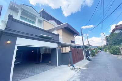 ขาย - ซอยลาดพร้าว42, กรุงเทพ