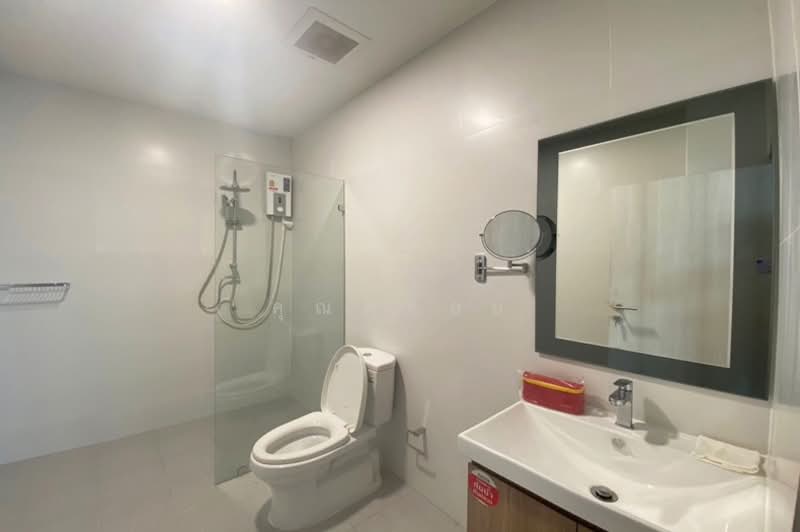 ซอยลาดพร้าว42, Bangkok, Samsen Nok, Huai Khwang, Bangkok, 4 Bedrooms, 200 sqm, Townhouse For Sale, by คุณพลอย, 500168308 - DDproperty.com