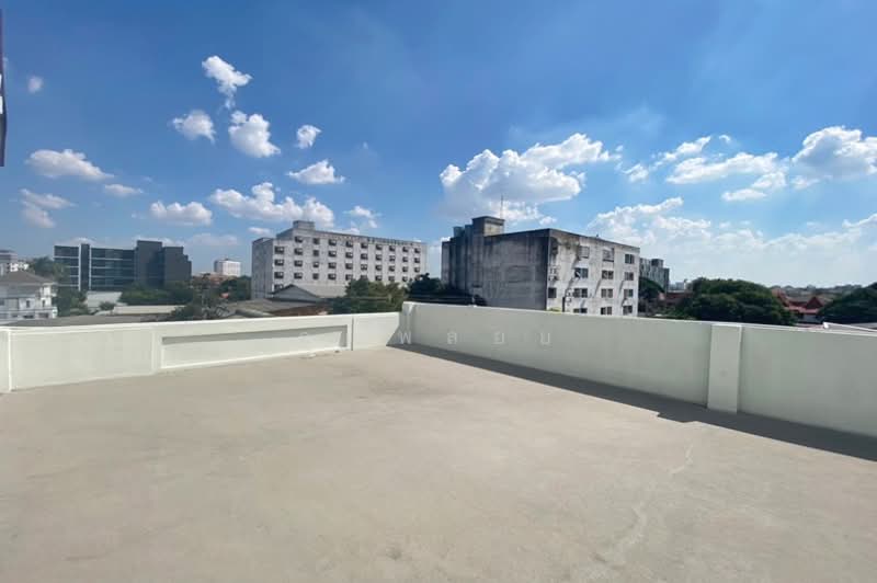 ซอยลาดพร้าว42, Bangkok, Samsen Nok, Huai Khwang, Bangkok, 4 Bedrooms, 200 sqm, Townhouse For Sale, by คุณพลอย, 500168308 - DDproperty.com