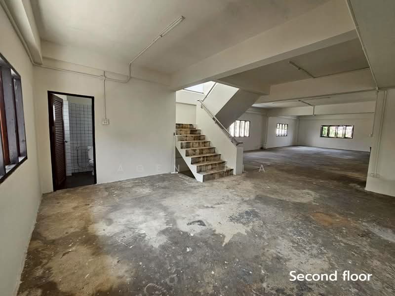 ให้เช่า - โกดัง + อาคารสำนักงาน 3 ชั้น ให้เช่า ใกล้เซ็นทรัลบางนา (SPSP646), กรุงเทพ