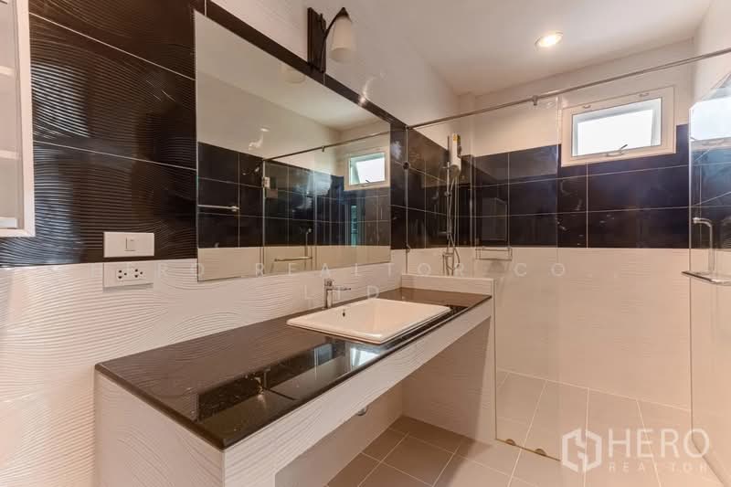 For Rent 4 Bedroom Detached House in Fantasia villa4 Bangna in Bang Na, Bang Na, Bangkok hre00304, Bangkok, Bang Na, Bang Na, Bangkok, 4 Bedrooms, 300 sqm, Single Detached House For Rent, by Hero Realtor Co., Ltd., 500168316 - DDproperty.com