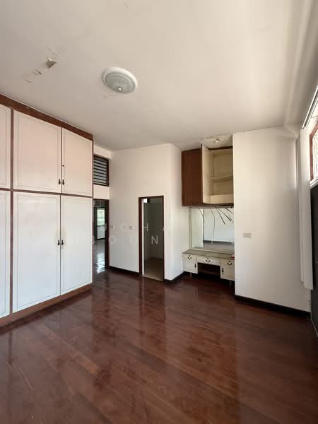 House For Rent Thonglor Open Showroom | Clinic | Restaurant, Bangkok, Thonglor, Khlong Tan Nua, Watthana, Bangkok, 5 Bedrooms, 500 sqm, Single Detached House For Rent, by Suchanya Piboonwiput, 500168332 - DDproperty.com