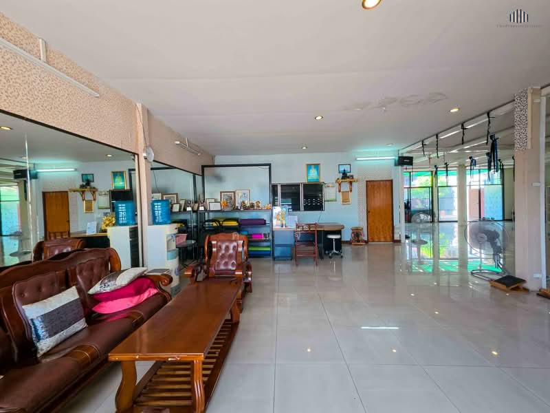 ทำเลค้าขาย! ใจกลางเมืองกาญ ขาย ที่ดินพร้อม บ้านสวน 189 ตารางวา ผังสีชมพู ติดถนน 2 ด้าน!!, กาญจนบุรี, ถนนแสงชูโต (323), บ้านใต้, เมืองกาญจนบุรี, กาญจนบุรี, 756 ตร.ม., ที่ดิน ขาย, โดย คุณจี, 500168401 - DDproperty.com