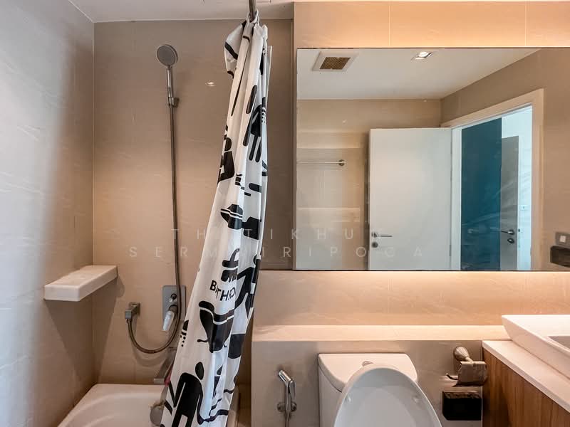 Vtara Sukhumvit 36, Bangkok, 118 Soi Saen Sabai, Phra Kanong, Khlong Toei, Bangkok, 1 Bedroom, 30 sqm, Condo For Sale, by Thitikhun Sermsiripoca, 500168410 - DDproperty.com