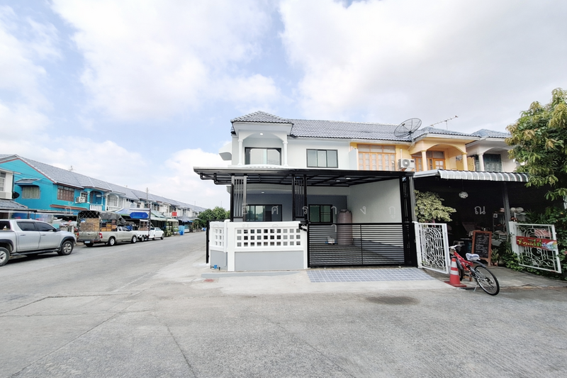 บ้านอยู่เจริญ 4 ลำลูกกาคลอง4 ถ.ไสวประชาราษฎร์ ต.ลาดสวาย อ.ลำลูกกา จ.ปทุมธานี, ปทุมธานี, ลาดสวาย, ลำลูกกา, ปทุมธานี, 100 ตร.ม., ทาวน์เฮ้าส์ ขาย, โดย ภัทรนัน อิศรางกูร ณ อยุธยา, 500168458 - DDproperty.com