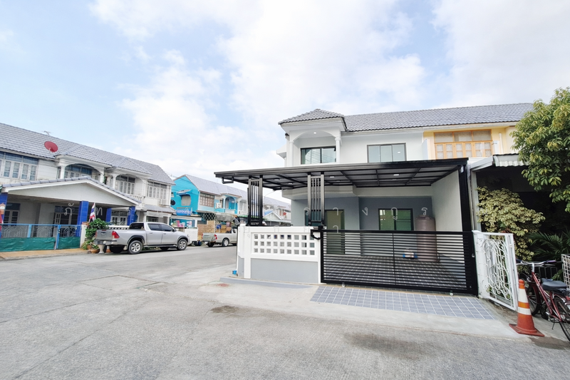 บ้านอยู่เจริญ 4 ลำลูกกาคลอง4 ถ.ไสวประชาราษฎร์ ต.ลาดสวาย อ.ลำลูกกา จ.ปทุมธานี, ปทุมธานี, ลาดสวาย, ลำลูกกา, ปทุมธานี, 100 ตร.ม., ทาวน์เฮ้าส์ ขาย, โดย ภัทรนัน อิศรางกูร ณ อยุธยา, 500168458 - DDproperty.com