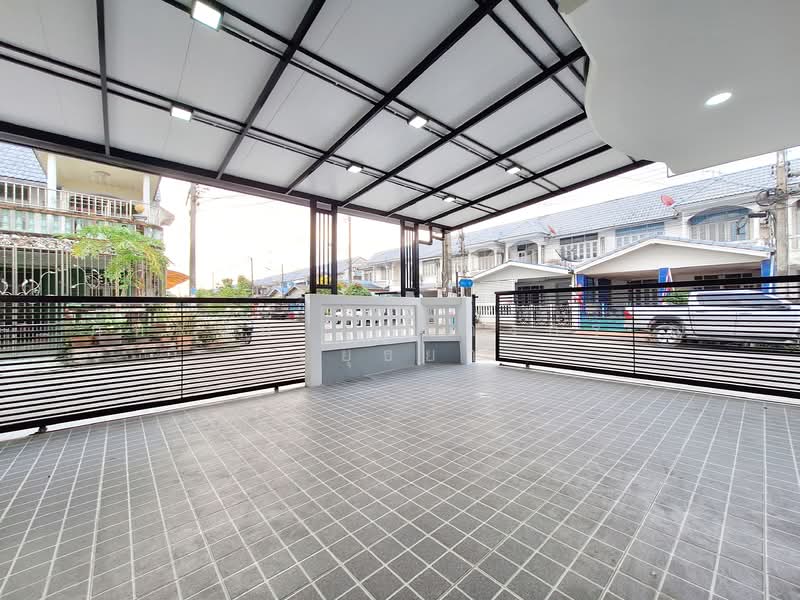 บ้านอยู่เจริญ 4 ลำลูกกาคลอง4 ถ.ไสวประชาราษฎร์ ต.ลาดสวาย อ.ลำลูกกา จ.ปทุมธานี, ปทุมธานี, ลาดสวาย, ลำลูกกา, ปทุมธานี, 100 ตร.ม., ทาวน์เฮ้าส์ ขาย, โดย ภัทรนัน อิศรางกูร ณ อยุธยา, 500168458 - DDproperty.com