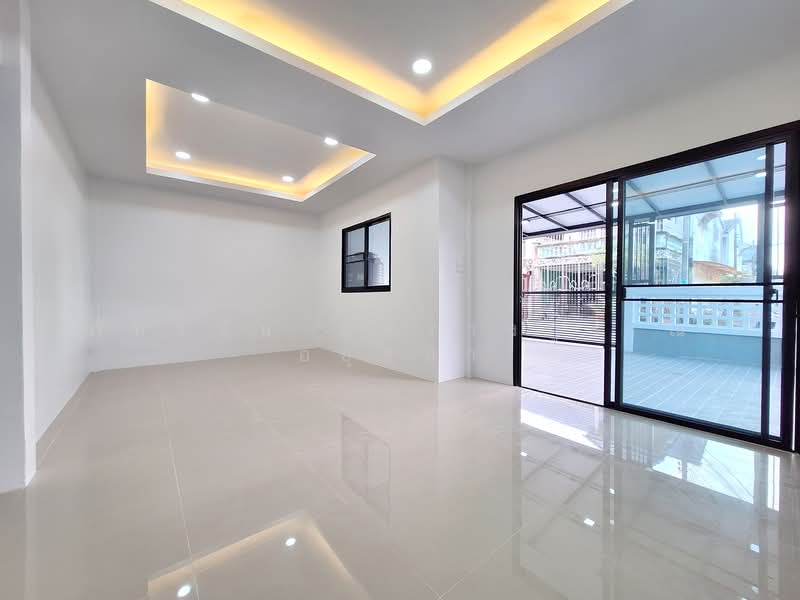 บ้านอยู่เจริญ 4 ลำลูกกาคลอง4 ถ.ไสวประชาราษฎร์ ต.ลาดสวาย อ.ลำลูกกา จ.ปทุมธานี, Pathum Thani, Lat Sawai, Lam Luk Ka, Pathum Thani, 4 Bedrooms, 100 sqm, Townhouse For Sale, by ภัทรนัน อิศรางกูร ณ อยุธยา, 500168458 - DDproperty.com