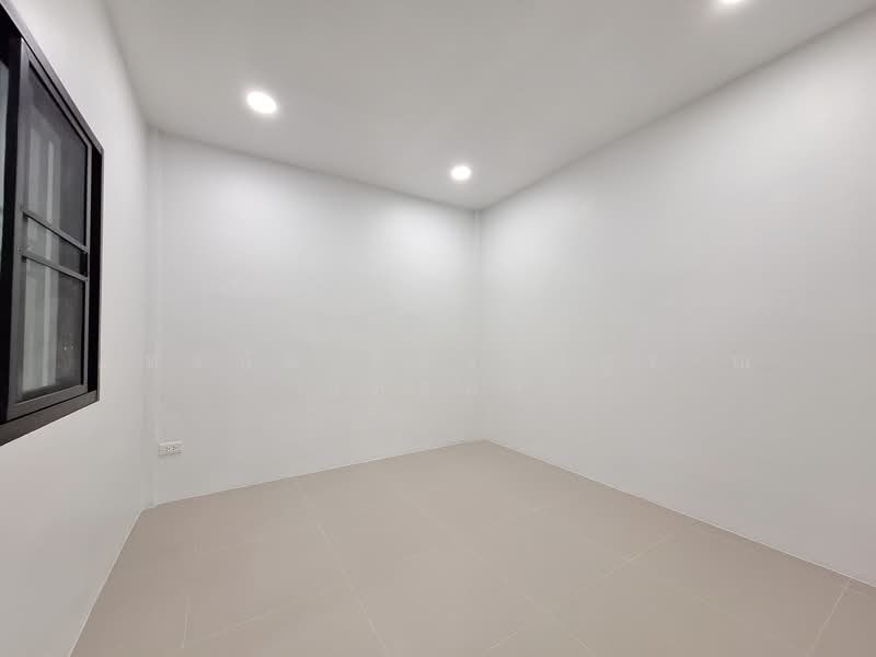 บ้านอยู่เจริญ 4 ลำลูกกาคลอง4 ถ.ไสวประชาราษฎร์ ต.ลาดสวาย อ.ลำลูกกา จ.ปทุมธานี, Pathum Thani, Lat Sawai, Lam Luk Ka, Pathum Thani, 4 Bedrooms, 100 sqm, Townhouse For Sale, by ภัทรนัน อิศรางกูร ณ อยุธยา, 500168458 - DDproperty.com