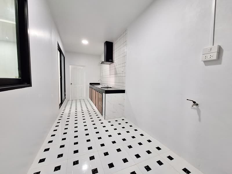 บ้านอยู่เจริญ 4 ลำลูกกาคลอง4 ถ.ไสวประชาราษฎร์ ต.ลาดสวาย อ.ลำลูกกา จ.ปทุมธานี, Pathum Thani, Lat Sawai, Lam Luk Ka, Pathum Thani, 4 Bedrooms, 100 sqm, Townhouse For Sale, by ภัทรนัน อิศรางกูร ณ อยุธยา, 500168458 - DDproperty.com