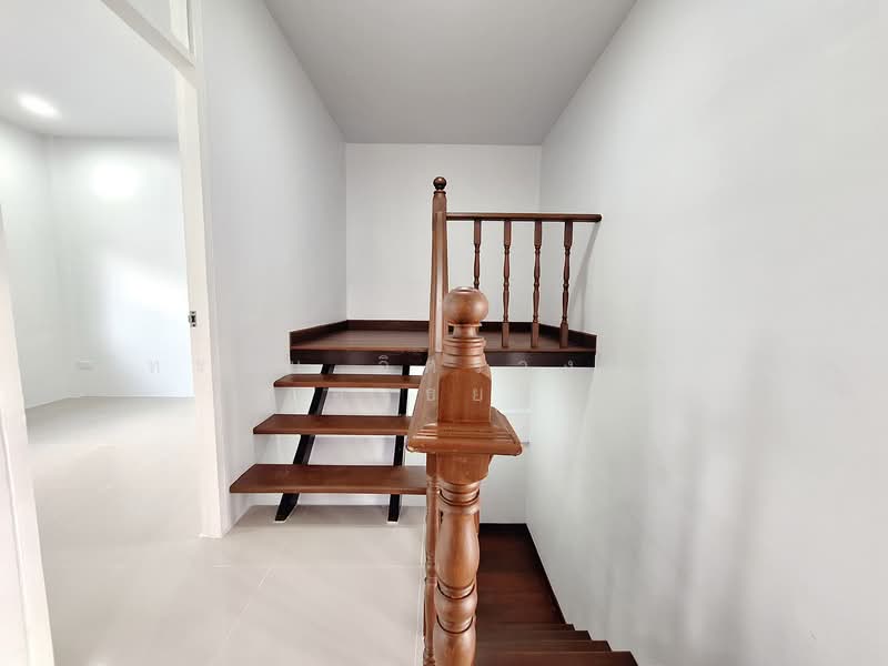 บ้านอยู่เจริญ 4 ลำลูกกาคลอง4 ถ.ไสวประชาราษฎร์ ต.ลาดสวาย อ.ลำลูกกา จ.ปทุมธานี, ปทุมธานี, ลาดสวาย, ลำลูกกา, ปทุมธานี, 100 ตร.ม., ทาวน์เฮ้าส์ ขาย, โดย ภัทรนัน อิศรางกูร ณ อยุธยา, 500168458 - DDproperty.com