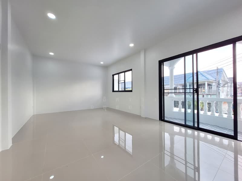 บ้านอยู่เจริญ 4 ลำลูกกาคลอง4 ถ.ไสวประชาราษฎร์ ต.ลาดสวาย อ.ลำลูกกา จ.ปทุมธานี, ปทุมธานี, ลาดสวาย, ลำลูกกา, ปทุมธานี, 100 ตร.ม., ทาวน์เฮ้าส์ ขาย, โดย ภัทรนัน อิศรางกูร ณ อยุธยา, 500168458 - DDproperty.com