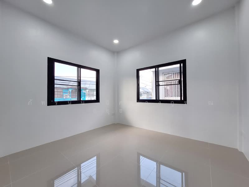 บ้านอยู่เจริญ 4 ลำลูกกาคลอง4 ถ.ไสวประชาราษฎร์ ต.ลาดสวาย อ.ลำลูกกา จ.ปทุมธานี, ปทุมธานี, ลาดสวาย, ลำลูกกา, ปทุมธานี, 100 ตร.ม., ทาวน์เฮ้าส์ ขาย, โดย ภัทรนัน อิศรางกูร ณ อยุธยา, 500168458 - DDproperty.com