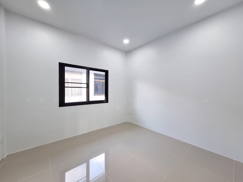 บ้านอยู่เจริญ 4 ลำลูกกาคลอง4 ถ.ไสวประชาราษฎร์ ต.ลาดสวาย อ.ลำลูกกา จ.ปทุมธานี, Pathum Thani, Lat Sawai, Lam Luk Ka, Pathum Thani, 4 Bedrooms, 100 sqm, Townhouse For Sale, by ภัทรนัน อิศรางกูร ณ อยุธยา, 500168458 - DDproperty.com