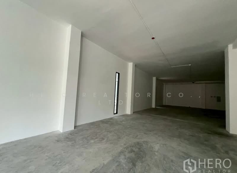 For rent Retail Space 214 sqm in Khlong Toei Nua Khlong Toei Bangkok BTS Phra Khanong HRE00299, กรุงเทพ, คลองเตย, คลองเตย, กรุงเทพ, 214 ตร.ม., พื้นที่ขายของ ให้เช่า, โดย Hero Realtor Co., Ltd., 500168475 - DDproperty.com