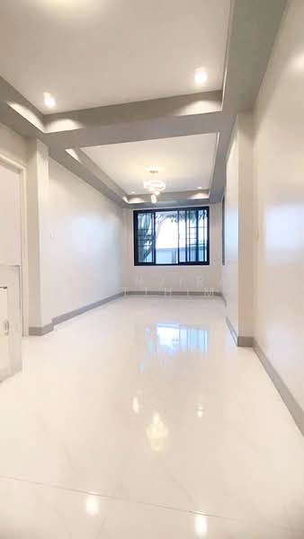 S2725 | 2-Storey Detached House for Sale, 4 Bedrooms, San Na Meng Area | 10 Minutes from Central Fes, Chiang Mai, San Na Moeng, San Sai, Chiang Mai, 4 Bedrooms, 200 sqm, Single Detached House For Sale, by Aornjira Khatthima, 500168476 - DDproperty.com