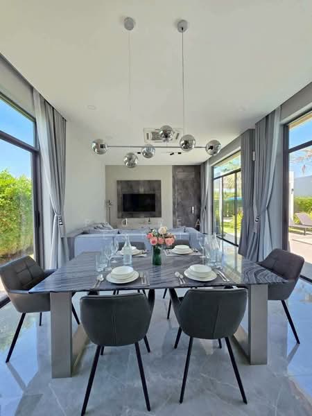 ขายบ้านวิลล่าพร้อมสระว่ายน้ำส่วนตัว 4 ห้องนอน ในห้วยใหญ่ พัทยา, ชลบุรี, บางละมุง, บางละมุง, ชลบุรี, 300 ตร.ม., วิลล่า ขาย, โดย PLC Real Estate, 500168515 - DDproperty.com