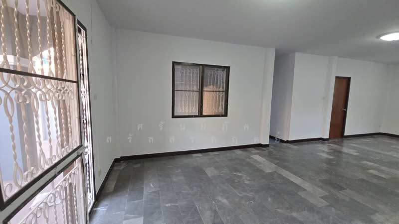 Baan Pathumwadee, Pathum Thani, Bang Luang, Muang Pathum Thani, Pathum Thani, 3 Bedrooms, 205 sqm, Single Detached House For Sale, by ศรันย์ภัค สรัลสรกฤตย์, 500168519 - DDproperty.com