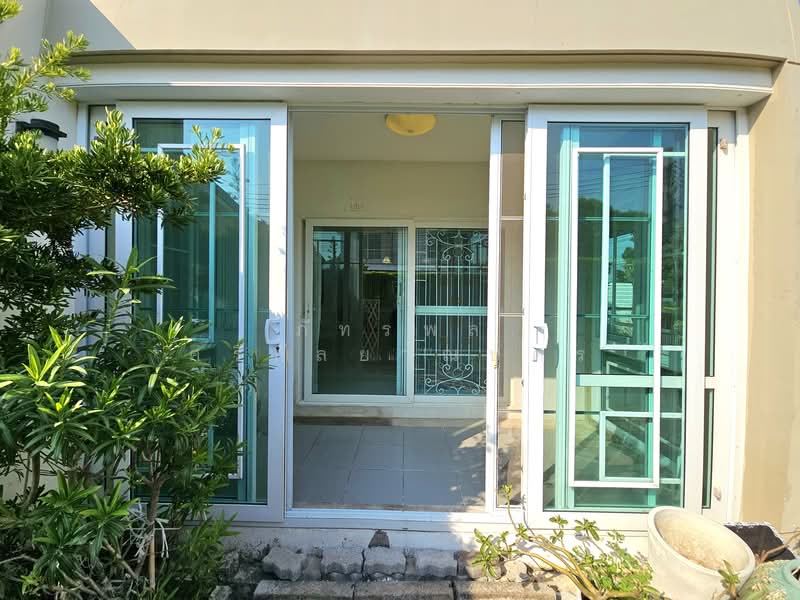 Moobaan Chollada Suvarnabhumi : หมู่บ้านชลลดา สุวรรณภูมิ, สมุทรปราการ, ถนนวัดศรีวารีน้อย, ศีรษะจรเข้น้อย, บางเสาธง, สมุทรปราการ, 200 ตร.ม., บ้านเดี่ยว ขาย, โดย ภัทรพล ศรีกัลยาณบุตร, 500168522 - DDproperty.com