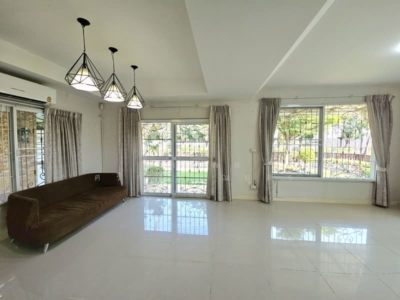 Moobaan Chollada Suvarnabhumi, Samut Prakan, Sri Waree Noi Road, Srisa Chorakhe Noi, Bang Sao Thong, Samut Prakan, 3 Bedrooms, 200 sqm, Single Detached House For Sale, by ภัทรพล ศรีกัลยาณบุตร, 500168522 - DDproperty.com