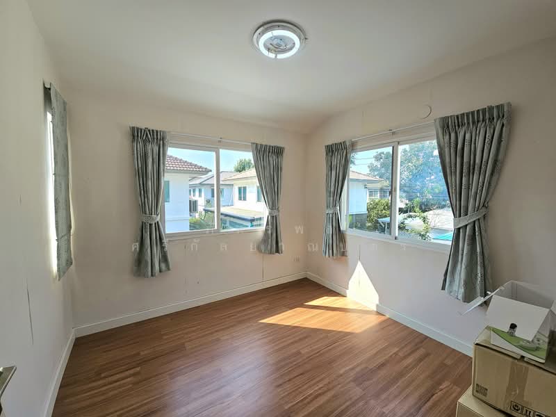 Moobaan Chollada Suvarnabhumi : หมู่บ้านชลลดา สุวรรณภูมิ, สมุทรปราการ, ถนนวัดศรีวารีน้อย, ศีรษะจรเข้น้อย, บางเสาธง, สมุทรปราการ, 200 ตร.ม., บ้านเดี่ยว ขาย, โดย ภัทรพล ศรีกัลยาณบุตร, 500168522 - DDproperty.com