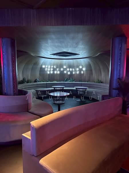 บลูชิพส์ ทองหล่อ : Blue Chips Thonglor, กรุงเทพ, คลองตันเหนือ, วัฒนา, กรุงเทพ, 330 ตร.ม., สำนักงาน ขาย, โดย Yaninatta Jaturaphut, 500168524 - DDproperty.com