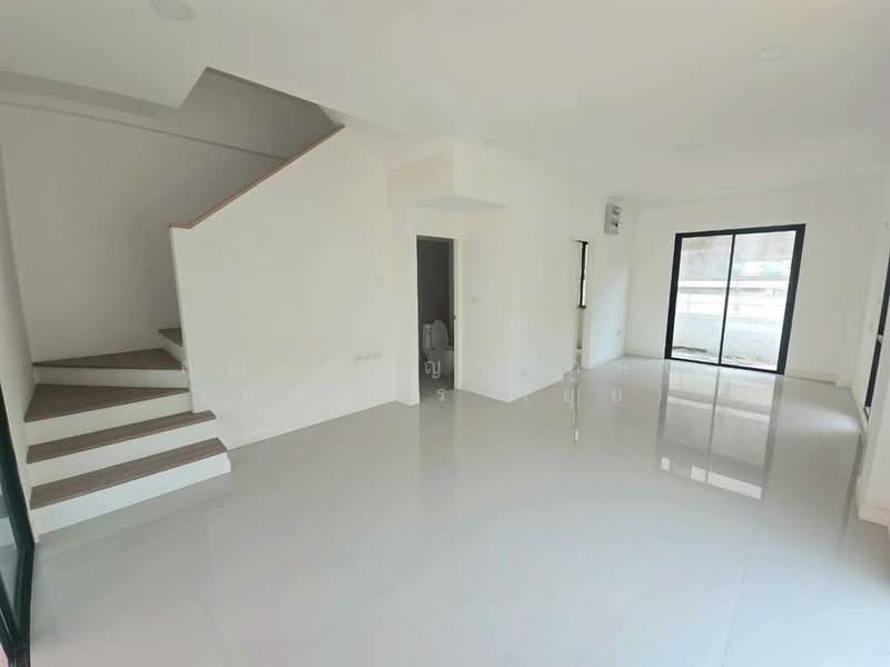 ทาวน์เฮ้าส์ 3 ชั้น 29 ตร.ว. ทาวน์เฮ้าส์ ใกล้วีณาเนอสเซอรี่ ซอยคู้บอน27 ซอย19 ถนนรามอินทรา, Bangkok, Tha Rang, Bang Khen, Bangkok, 3 Bedrooms, 167 sqm, Townhouse For Sale, by คุณ ภิญญาลักษณ์ เทพบุตร (ยุ้ย), 500168536 - DDproperty.com